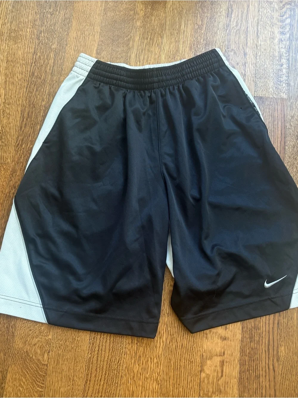 Nike vintage 90s baggy Black and White Basketball Shorts size L color block